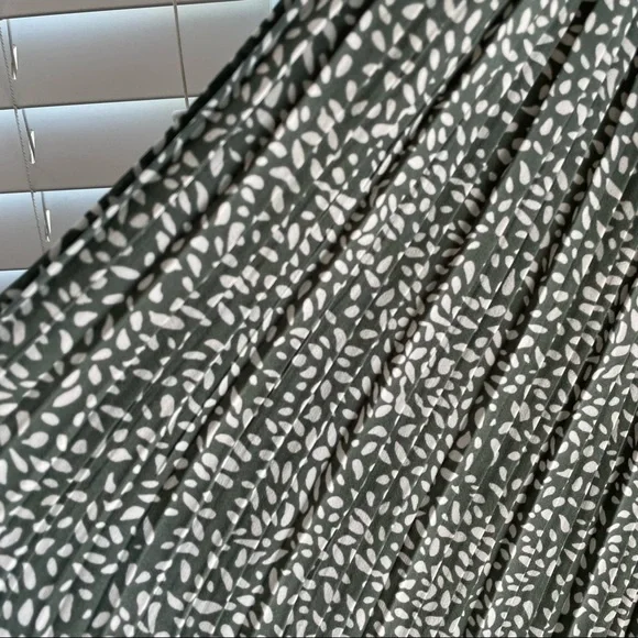 🎉HP🎉 ✨NEW Pleated Polka Dot Midi Skirt w/ Pockets - Boho Chic Style🌿 - Picture 14 of 15